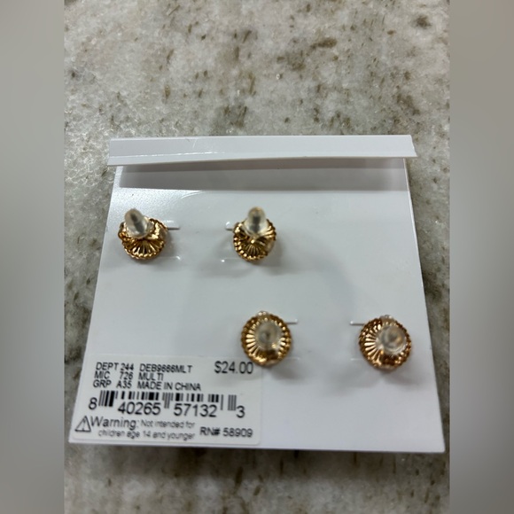 Anna & Ava Gold and yellow stud earrings. Pierced ears only. - Picture 2 of 4